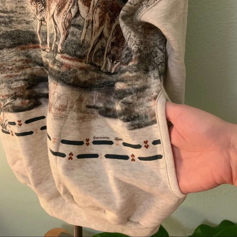 ๐บ Art Unlimited Wolf Sweatshirt ๐บ - Picture 7 of 9